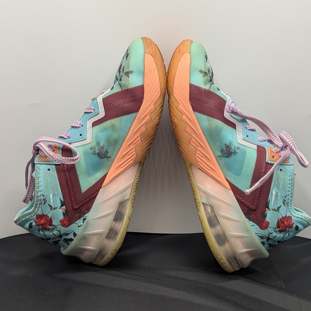 Nike Lebron x Mimi Plange 18 Low Daughters Floral Size 6Y - Picture 5 of 12